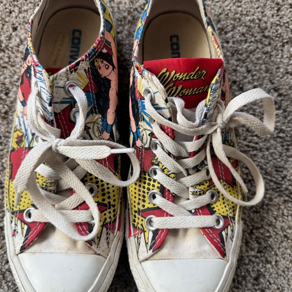 Wonder Women Converse All-Stars - Picture 4 of 4